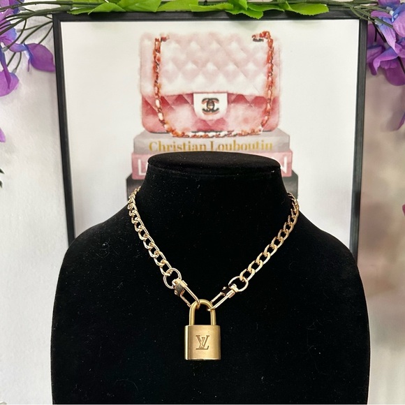 Authentic Louis Vuitton #312 Lock & Key Set on a 18K Gold Plated Chain Necklace - Picture 1 of 7
